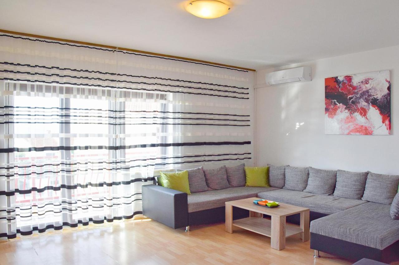 Apartments Margareta & Ena Malinska Eksteriør billede
